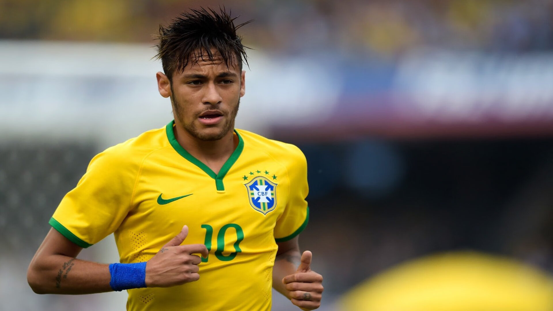 职业球员顶薪待遇是否合理反映能力差异，足球顶薪球员