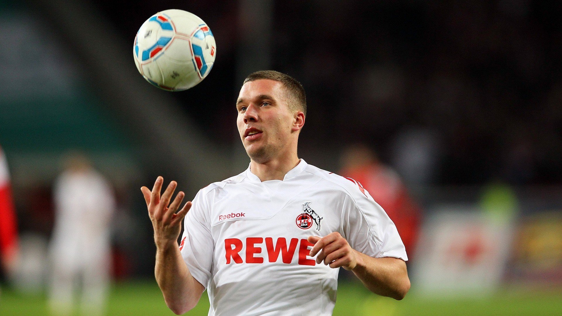 拜仁再创佳绩,德甲霸主地位稳固,拜仁 德甲